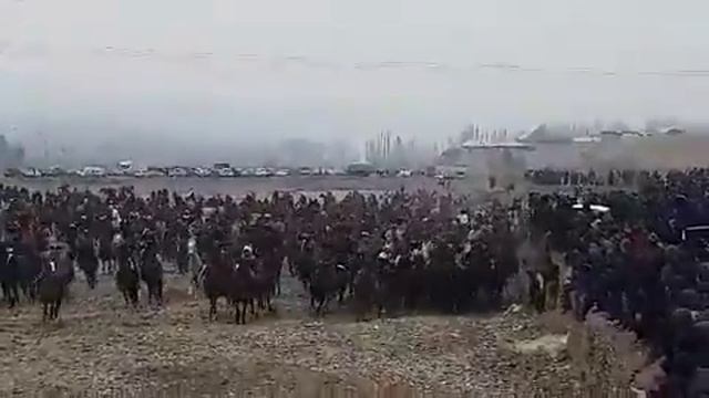 Бузкашии Далёни Поён. Абдусалом човандоз ба аспи Ҳоҷи Ҳусниддин д. Хоҷаҳо. Номи асп ХАММЕР. смотреть онлайн