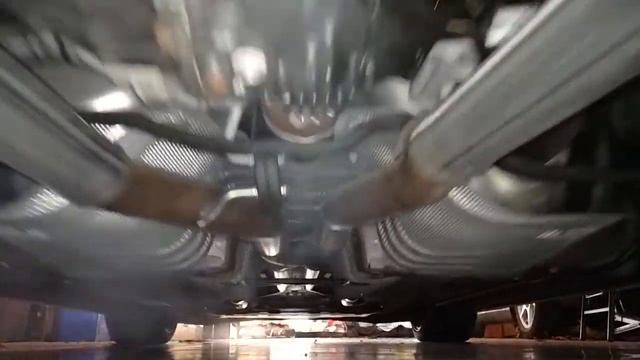 Jaguar XKR-S startup, before and after Borla 40357 mufflers смотреть онлайн