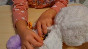 Распаковка интерактивной куклы. Всегда плачущая Cry Babies Coney.