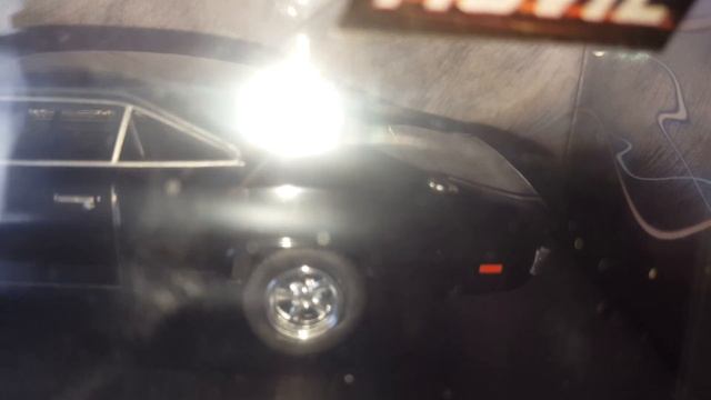 Fast & Furious: Limited edition Dom's 1970 Dodge Charger R/T 1:43 toy car. смотреть онлайн