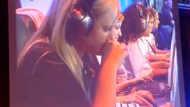 GamesCom 2009 Pink Zinic vs Alternate CS 1.6 Female смотреть онлайн