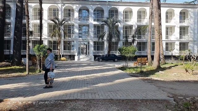 По Сухуму с сухумчанкой. СТРАНА ДУШИ. Сюда ещё не забредали!