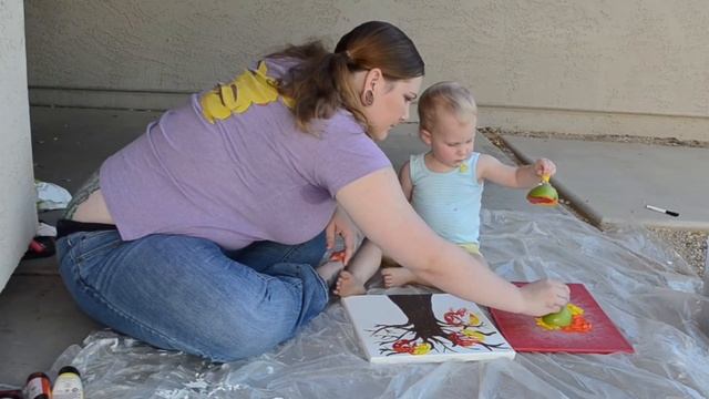 Crafty Monday - Fall Tree Apple Stamping (ft. Kira 1 1/2 year old) смотреть онлайн