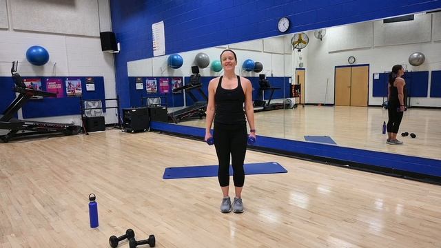 Lower-Body Hand Weight Workout With Kerri смотреть онлайн