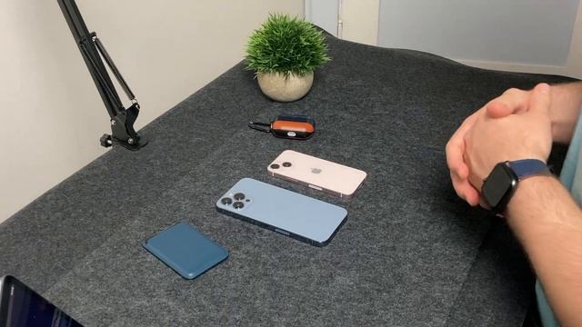 iPhone 13 Pro Max vs iPhone 13 Mini: Go Mini Or Pro? смотреть онлайн