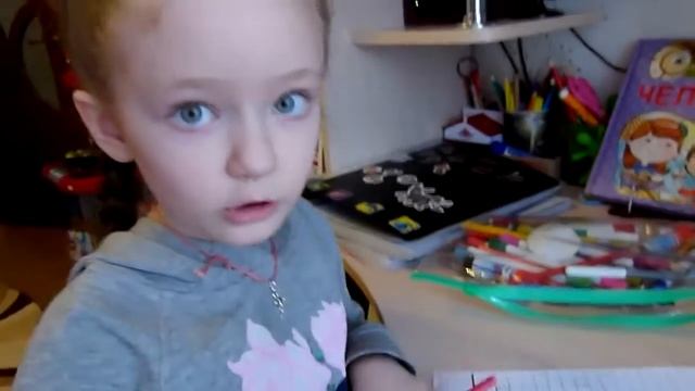 Knopochka Vika. VLOG: Делаем уроки. Математика и английский. смотреть онлайн