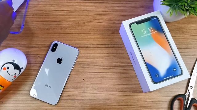 UNBOXING IPHONE X 64 DI 2021 | PILIH IPHONE X ATAU IPHONE XR ?? смотреть онлайн