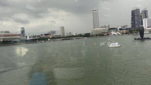 WORLD’S FIRST FLOATING APPLE STORE || MARINA BAY SANDS SINGAPORE смотреть онлайн