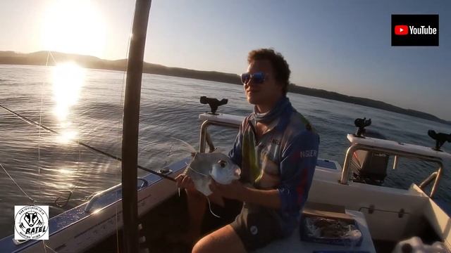 Night Fishing In The Deep Blue смотреть онлайн