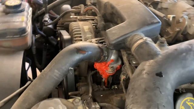 Need help with 2001 Lincoln Town Car. For the thermostat situation intake manifold leakage. HELP смотреть онлайн