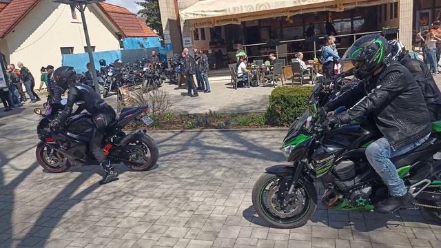 🎸Выставка мотоциклов. 🇸🇰 Словакия. Бойнице. 22042023 смотреть онлайн