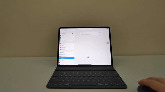 How to Connect a Bluetooth Mouse into an Apple iPad Pro update to iPadOS 13 смотреть онлайн