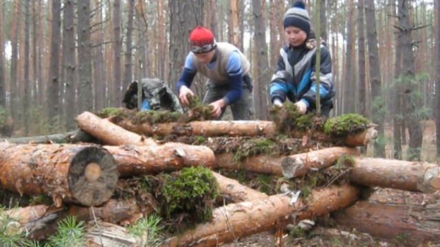 СТРОИТЕЛЬСТВО ЛЕСНОЙ ИЗБЫ. СТАВИМ СРУБ [ Часть 2] смотреть онлайн