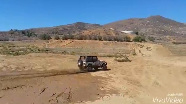 Small mudding in my 1992 Jeep Wrangler YJ смотреть онлайн