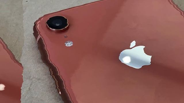 Galaxy S10 vs. iPhone XS: 3 Things Apple Should STEAL from Samsung смотреть онлайн
