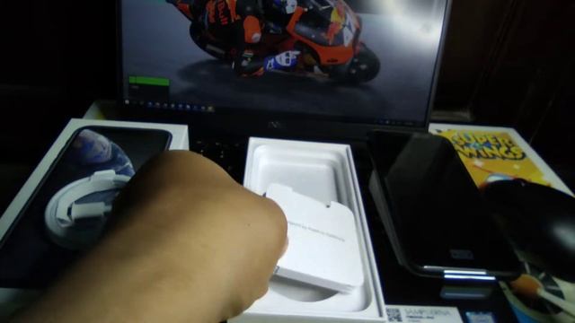 UNBOXING IPHONE XR VERSI 2020 DI 2021 смотреть онлайн