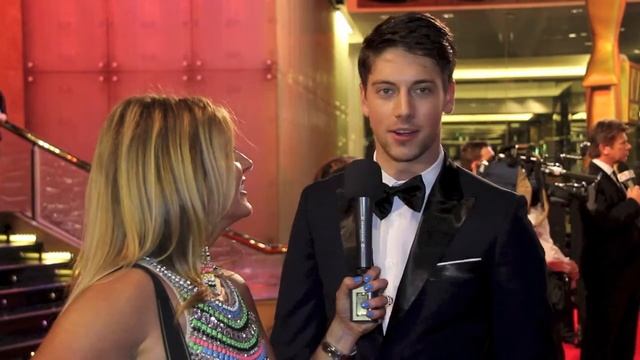 HOME & AWAY LINCOLN YOUNES ON THE RED CARPET TV WEEK LOGIE AWARDS 2013 смотреть онлайн