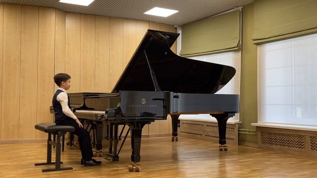 Даниил Порфенов
Д. Шостакович Прелюдии 1,2,17,18 из ор.34
Инструментальное искусство, клавишные смотреть онлайн