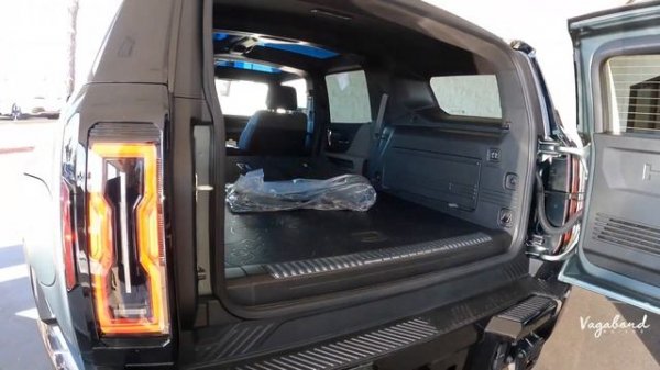 The Ultimate Electric Adventure: 2024 GMC Hummer EV SUV Edition 1 Showcase!