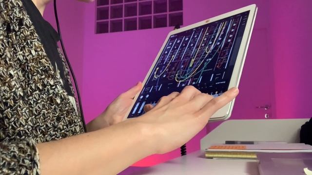 Quick Jam on Moog Synthesizer - Moog Model 15 app for iOS is a cool synth app that I love смотреть онлайн