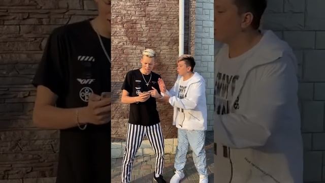 Шазам не узнает Элвина Грея смотреть онлайн