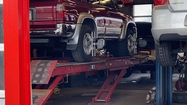 1997 Toyota 4Runner Limited Garage Queen part5 Front End Alignment смотреть онлайн