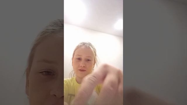 Таня распаковывает кокушко