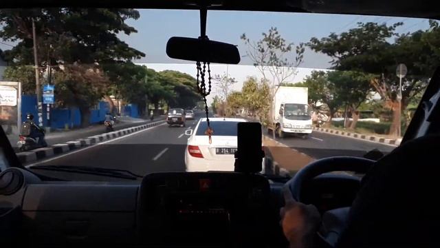 Isuzu Traga Box Melesat Kencang.. смотреть онлайн