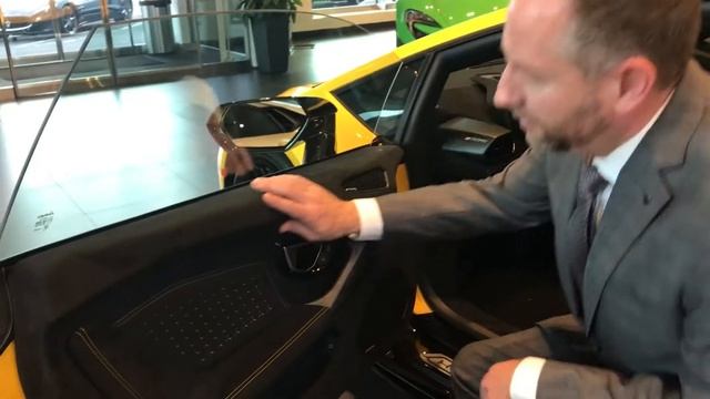 2018 Lamborghini Performante Review смотреть онлайн