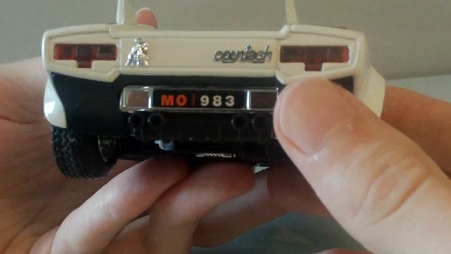Bburago 1:24 Lamborghini Countach 5000 Review смотреть онлайн