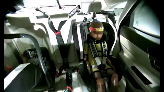 JAGUAR XF VS BMW 535I CRASH TEST