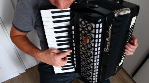 Продается немецкий аккордеон Royal Standard Silvana 7/8 последней модификации в отличном состояние