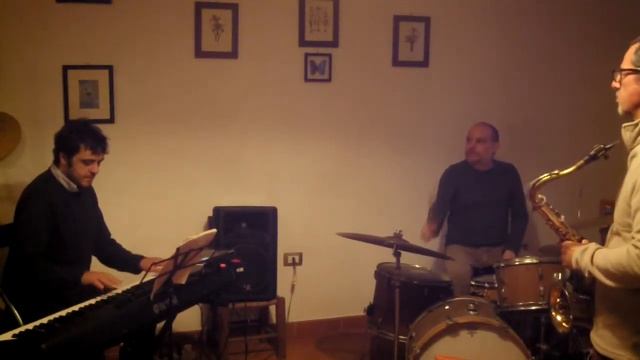 Andrea Morelli Trio - Adam's apple (wayne Shorter) смотреть онлайн