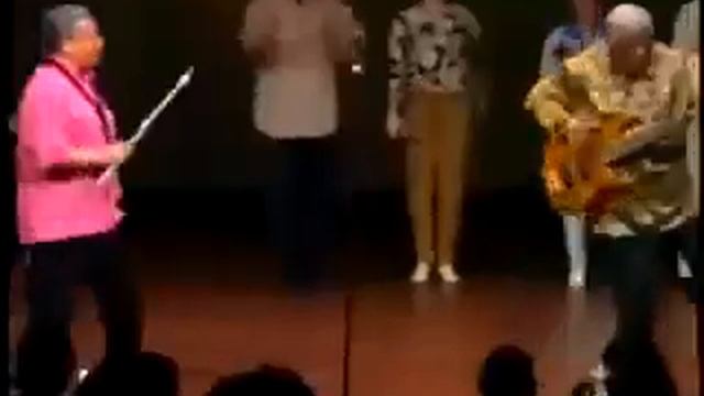 Abraham Laboriel He is exalted - A Bass Dance! смотреть онлайн