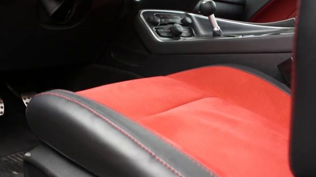 Behind the Wheel With Lindsay - 2015 Dodge Challenger смотреть онлайн