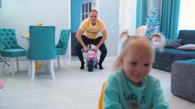 ПАПА остался дома ОДИН с Евочкой. ЧТО ПОШЛО НЕ ТАК? Мама уехала! смотреть онлайн