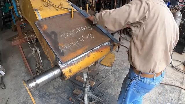 CAT 320 Excavator Boom Pt2 смотреть онлайн