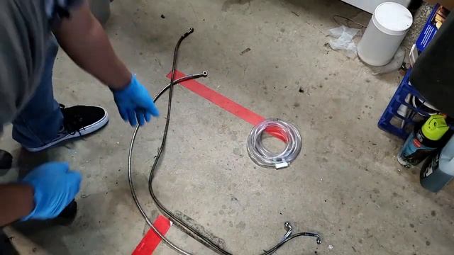 Harley Front Brake Line replacement смотреть онлайн