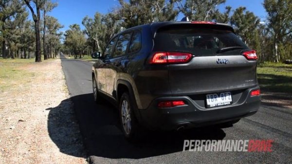 2014 Jeep Cherokee Sport 2.4 0-100km/h & engine sound