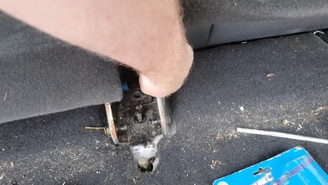 How To Remove Your Third 3rd Row Seats on Jeep Commander смотреть онлайн