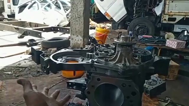 Overhauling Isuzu 4JG2 Engine | Repair and Rebuild engine смотреть онлайн