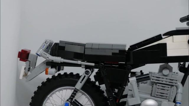 LEGO YAMAHA SR400 смотреть онлайн