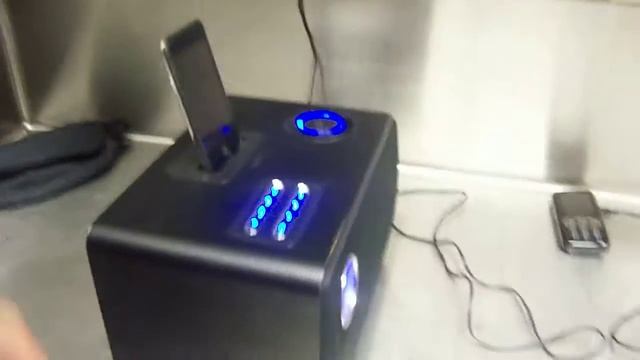 ipod dock pounding! смотреть онлайн