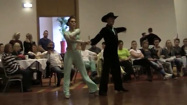 Mallaurie Gysels et Shaun Parr TwoStep D1 смотреть онлайн