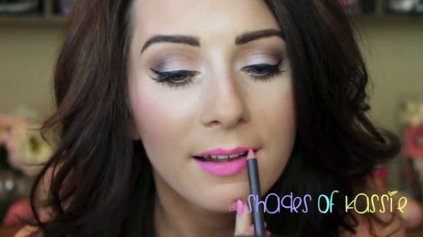 How to Make Your Lipstick Last ALL Day Kiss-Proof lipstick trick