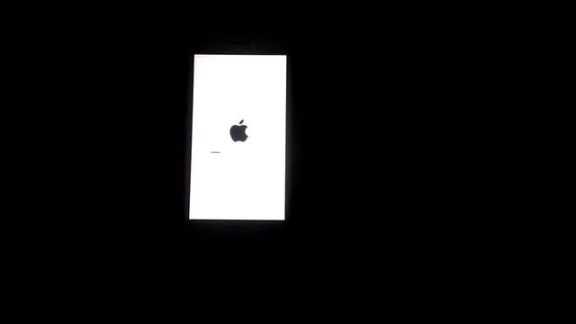 [2019] iOS 12.4 (SPEED TEST) - iPhoe 5S VS iPhone SE смотреть онлайн