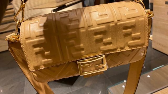 COME AND BROWSE WITH ME AT THE FENDI BOUTIQUE | SEQUIN BAGUETTE BAGS ❤️💙💜💛 смотреть онлайн