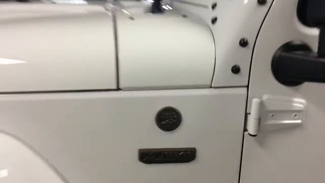 Bright White 2016 Jeep Wrangler 75th Anniversary Edition смотреть онлайн