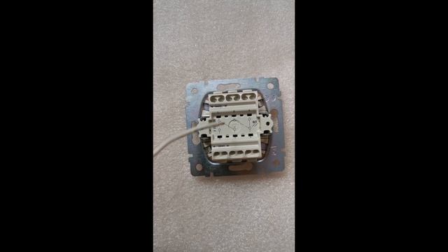 Как двухклавишный проходной выключатель Legrand использовать как обычный