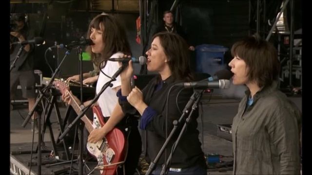 Courtney Barnett with Breeders (Kim & Kelley Deal) - July 1, 2019 смотреть онлайн
